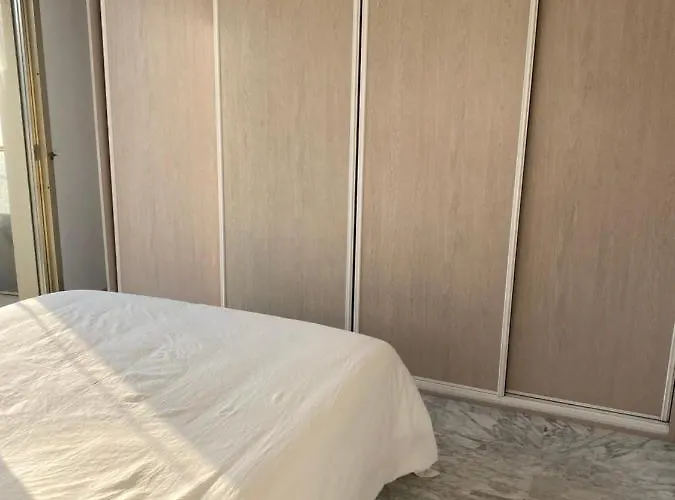 Les Pins Pinede Terrasse Apartman *